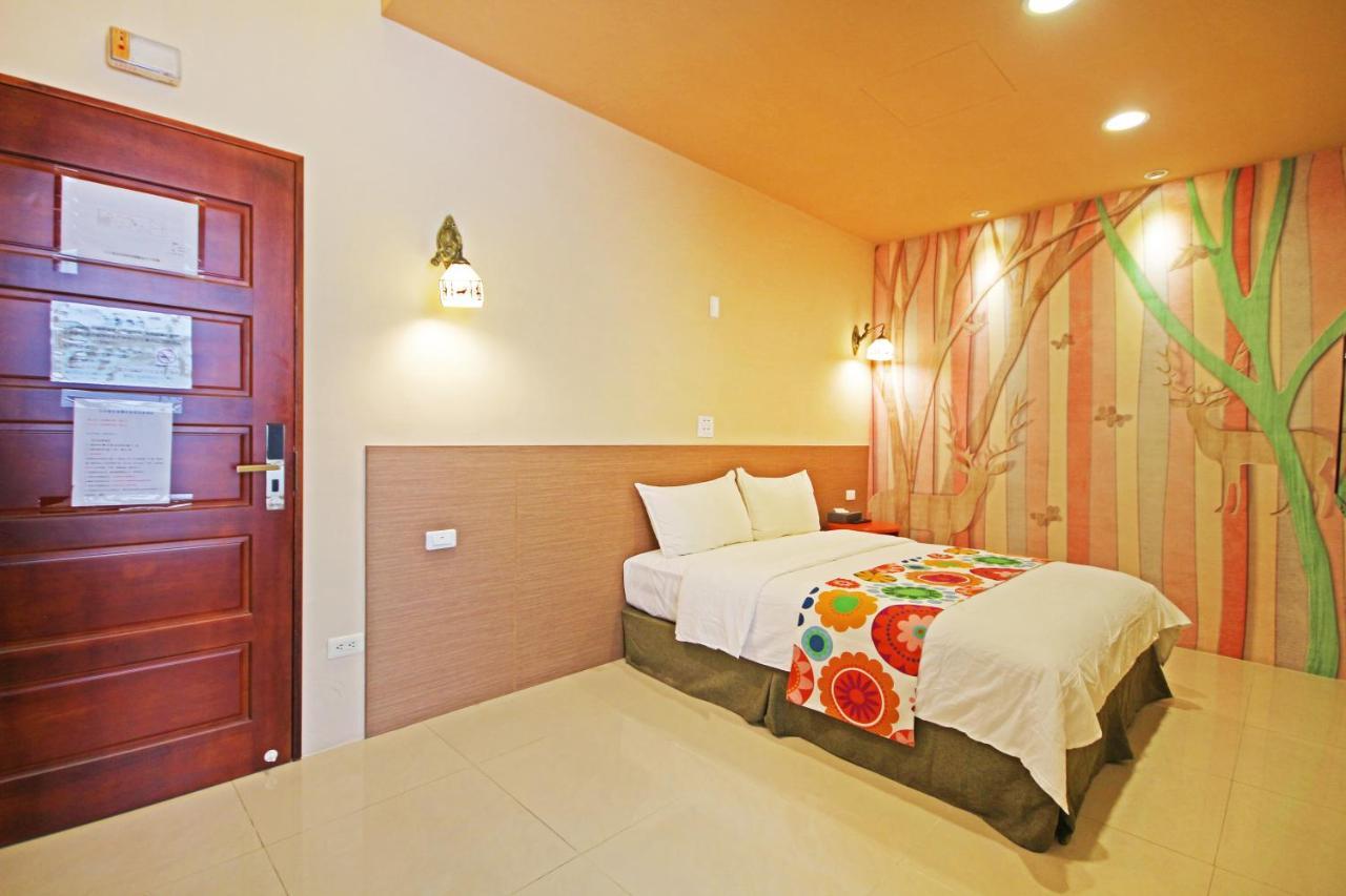 Fun Trip - Little Castle & Oscar B&B Taitung Bagian luar foto