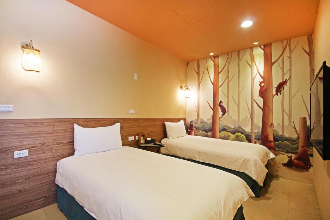 Fun Trip - Little Castle & Oscar B&B Taitung Bagian luar foto
