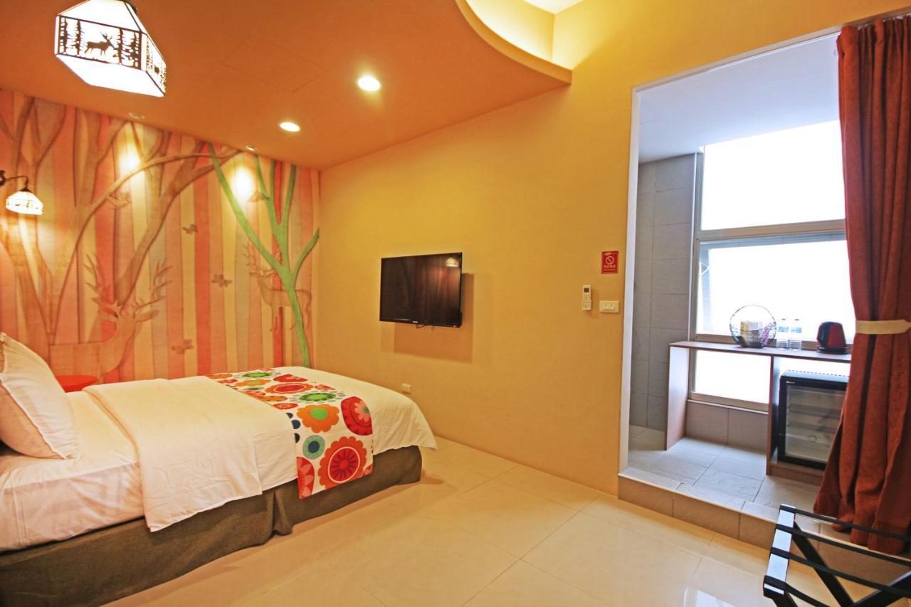 Fun Trip - Little Castle & Oscar B&B Taitung Bagian luar foto