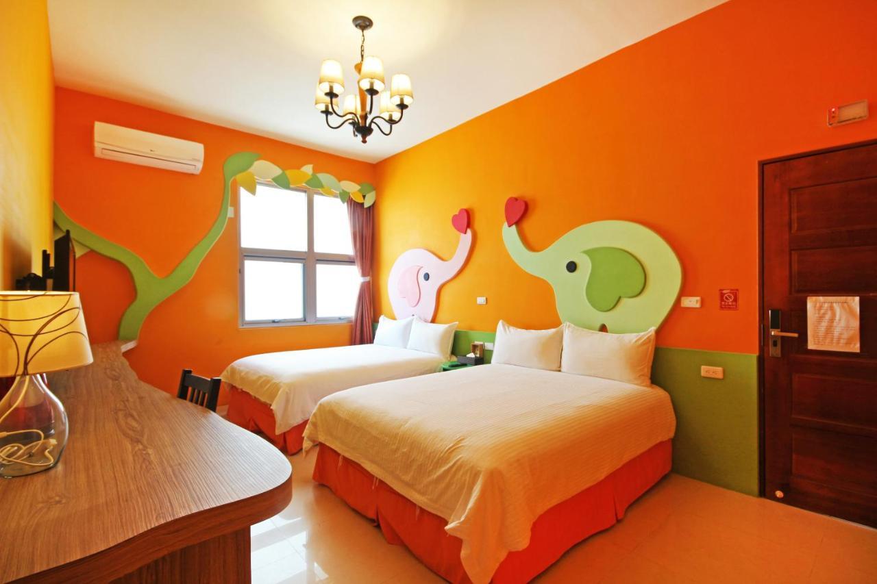Fun Trip - Little Castle & Oscar B&B Taitung Bagian luar foto