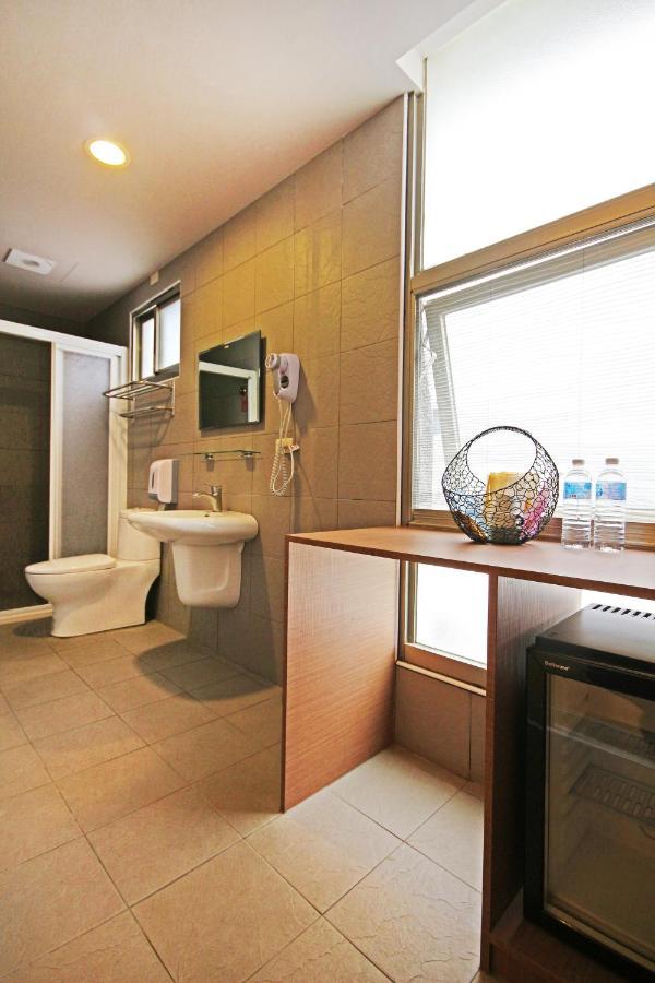 Fun Trip - Little Castle & Oscar B&B Taitung Bagian luar foto