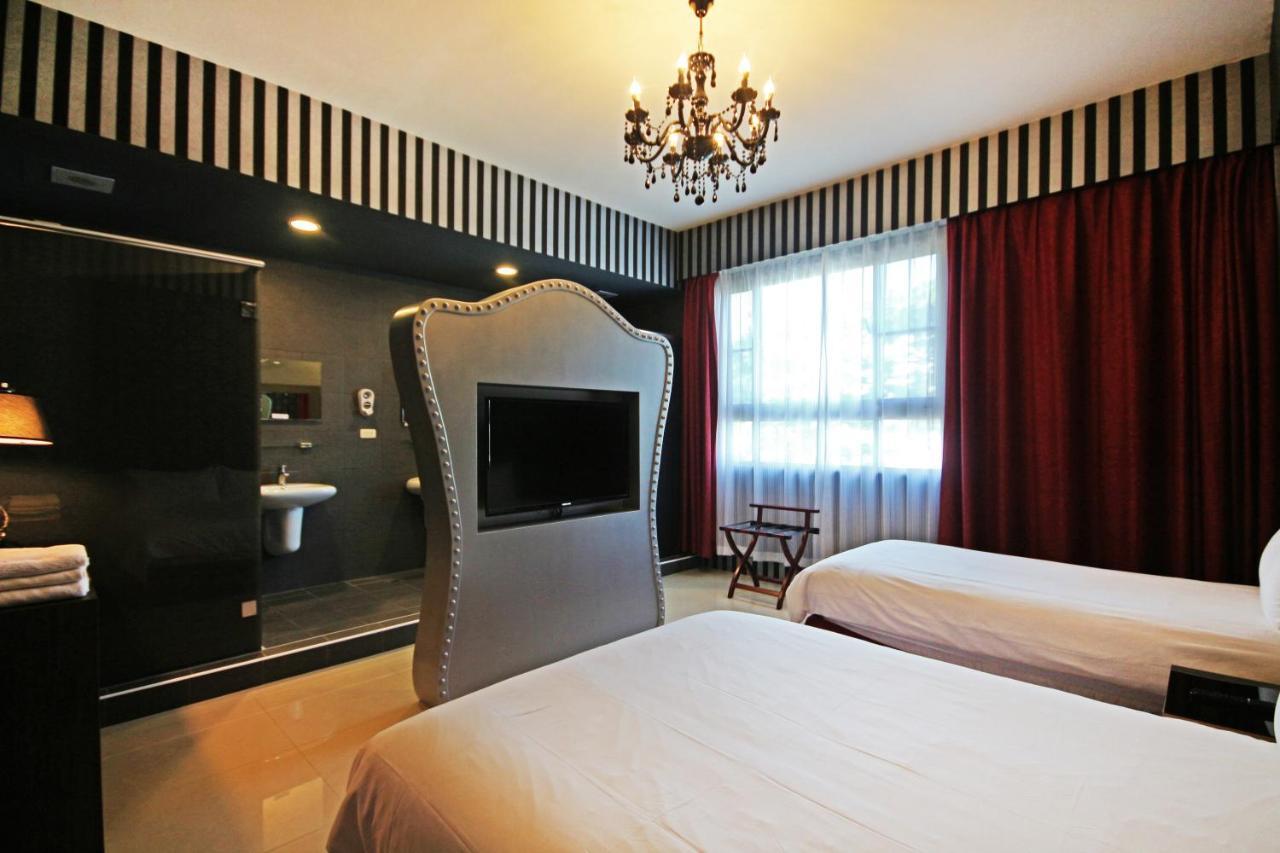 Fun Trip - Little Castle & Oscar B&B Taitung Bagian luar foto