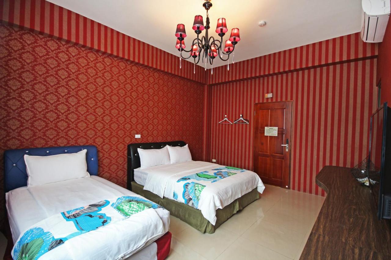 Fun Trip - Little Castle & Oscar B&B Taitung Bagian luar foto