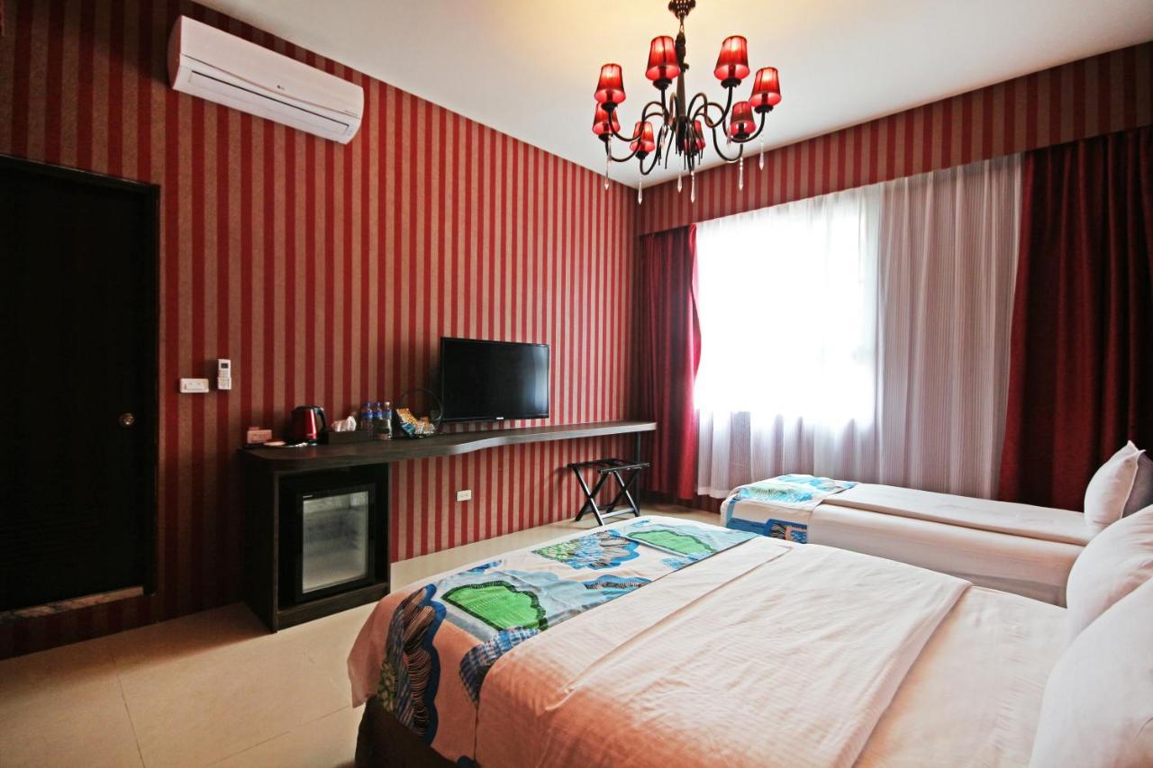 Fun Trip - Little Castle & Oscar B&B Taitung Bagian luar foto