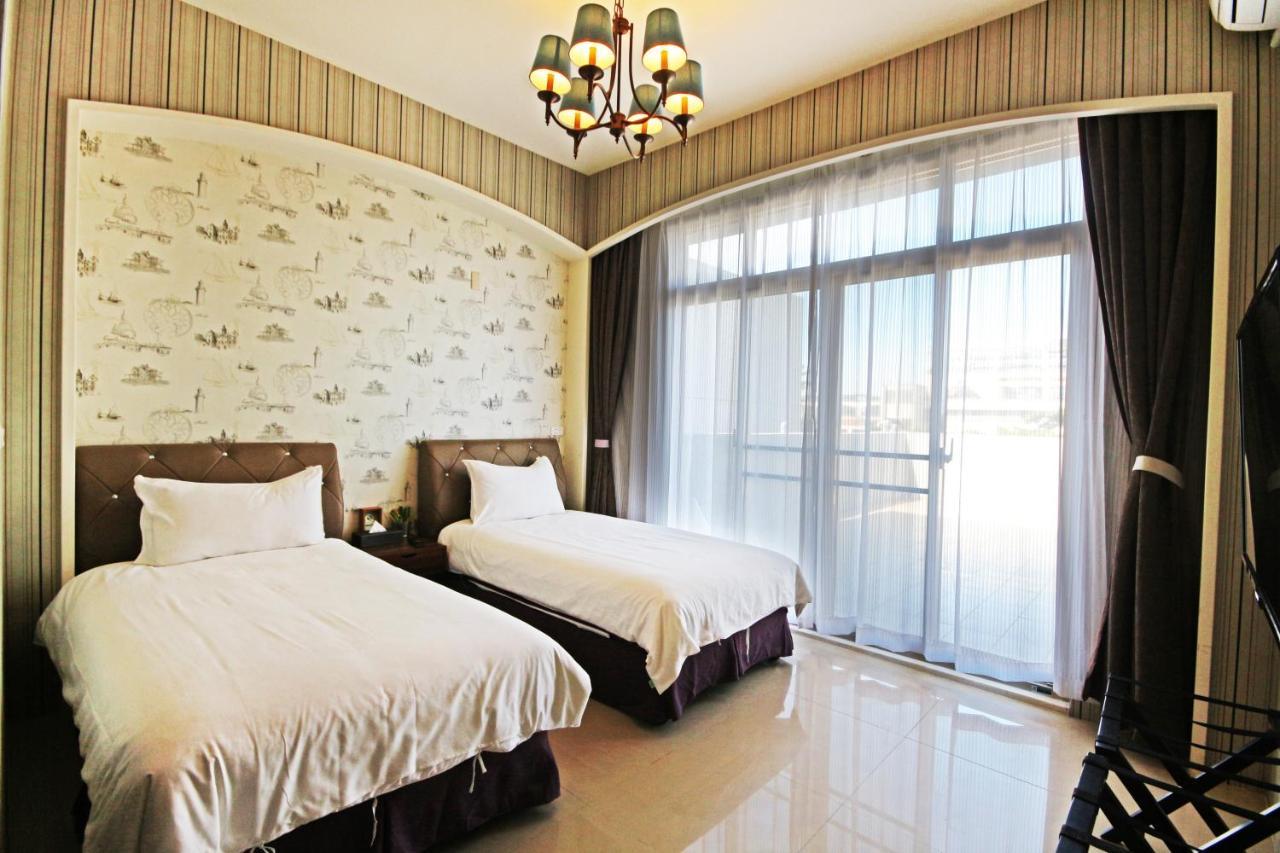 Fun Trip - Little Castle & Oscar B&B Taitung Bagian luar foto